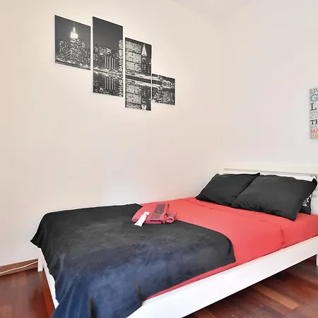 White Pebble - Luxury With Parking
